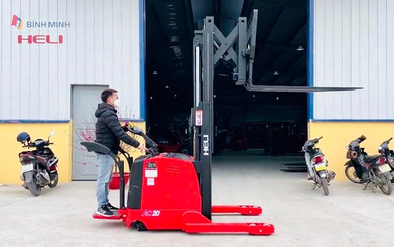 2 ton warehouse electric forklift CQDH20R 2 ton warehouse electric forklift CQDH20R