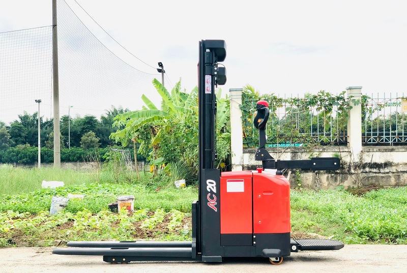 Electric stacker forklift CDD20-D930 Electric stacker forklift CDD20-D930