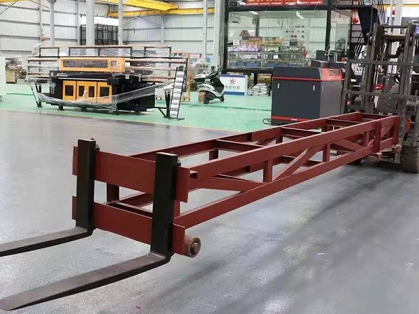 Càng đẩy hàng trong container Càng đẩy hàng trong container